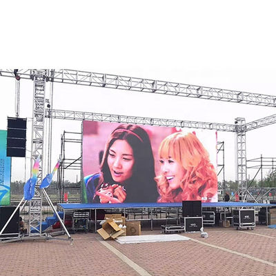 좋은 가격 오른쪽 코너를 위한 옳은 각도 P6 야외 풀 컬러 LED 디스플레이 90 도 온라인으로