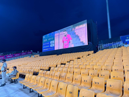 광고 P6 LED 디스플레이 화면 1R1G1B 픽셀 구성,960x960mm 캐비닛,6000nit 밝기