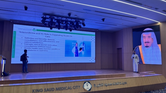 HD P4 실내 풀 컬러 LED 디스플레이 철강 캐비닛 고정 사용