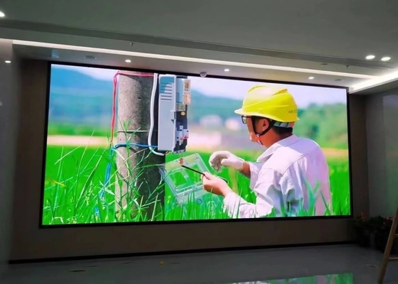 HD 소 피치 다이 캐스트 알루미늄 1/32 스캔 P2.5 실내 LED 게시판 160000 픽셀 / Sqm