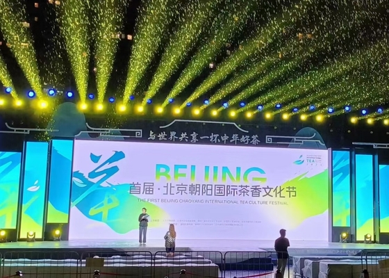 실내 유연성 초고화질 소파 LED 게시판 풀 컬러 P2.5 SMD 고해상도