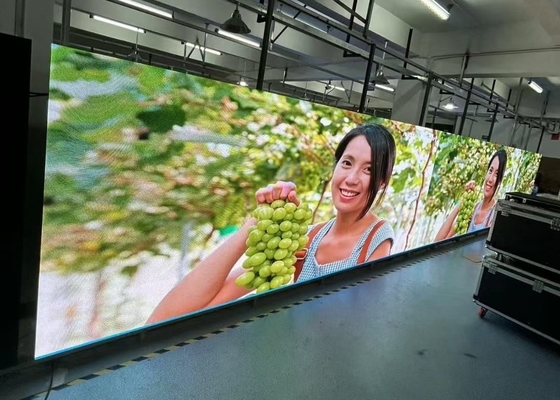 대형 유연 렌터 스크린 스메어 디스플레이 1/32 스캔 HD 1R1G1B P2.5mm LED 스크린 보드