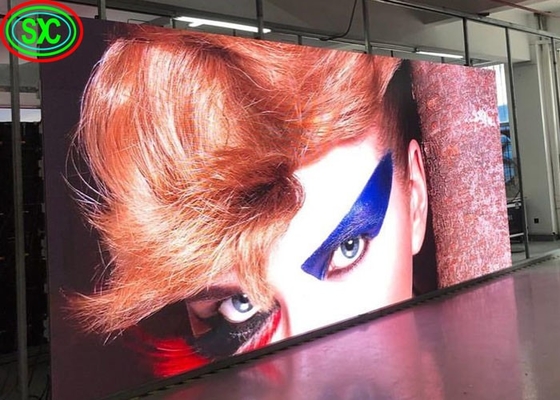 다이 캐스팅 알루미늄 스테이지 스크린 대형 HD 160x160mm P2.5 실내 초고화질 에너지 절약 LED 비디오 벽