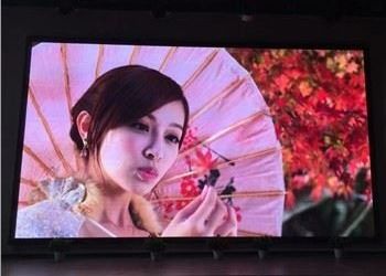 무대 웨딩 홀용 실내 미세한 피치 초 얇은 SMD P2 풀 컬러 LED 디스플레이 스크린