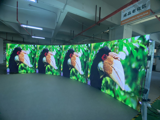 LED 디스플레이 화면 P4.81 곡선 화면, 임대 용도로 적합, 고품질