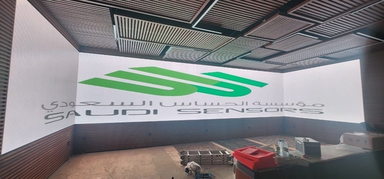LED 벽 디스플레이 / P4 실내 광고 LED 디스플레이, 62500 점 / 평방 미터 밀도