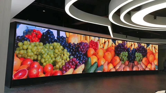 실내 풀 컬러 LED 디스플레이 P2.5와 슈퍼 얇은 캐비닛과 높은 갱신 속도 3840Hz로 대여용 소비