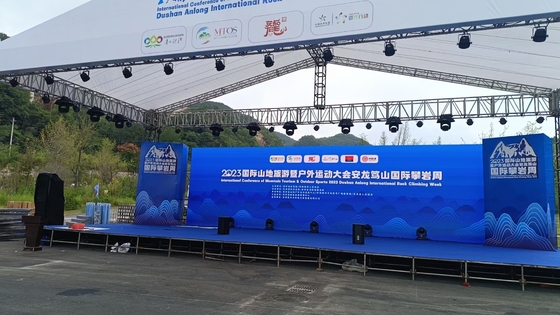 SMD2727 야외 광고 전색 LED 렌터 스크린 철/철 케이스