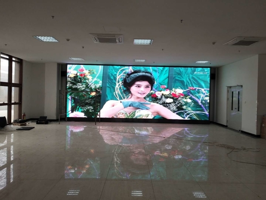 디지털 마케팅 솔루션 및 높은 IP 등급과 픽셀-완벽한 이미지 세부 사항으로 쉬운 설치 및 운송을위한 실내 풀 컬러 LED 디스플레이