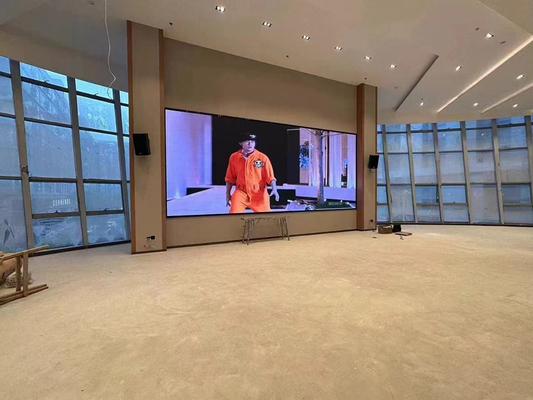실내 풀 컬러 LED 디스플레이 P4 HD 곡선 비디오 벽 62500/m2 RGB 3 in 1 24 개월 맞춤형 디자인 및 경쟁력