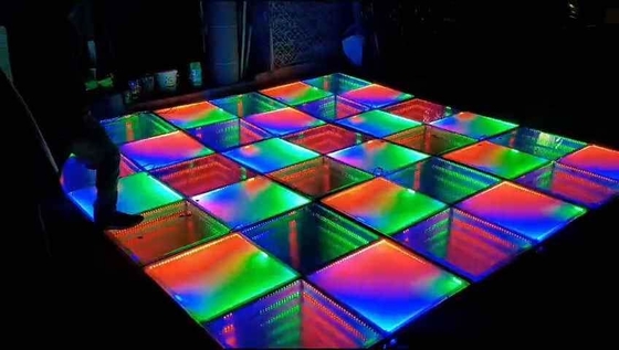 RGB 색상 및 바닥 조명 효과가 있는 발광 조명 효과의 실내 LED 댄스 플로어