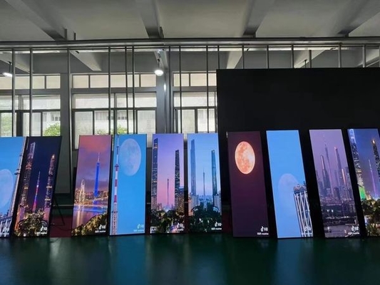알루미늄 캐비닛 LED 포스터 디스플레이 고 해상도 960 * 320 패널 재료