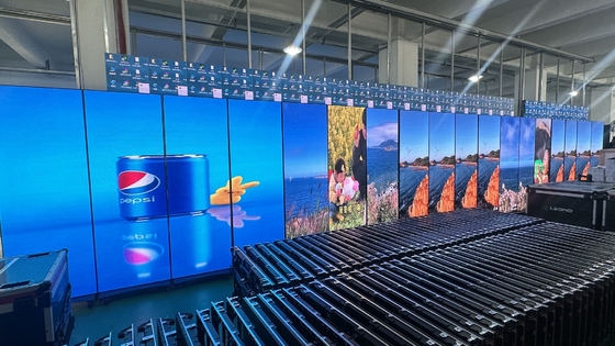 알루미늄 LED 포스터 디스플레이 알루미늄 패널 재료 및 모듈 해상도 209 * 104