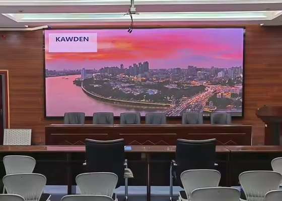 라이프 타임 100 및 전력 소비 최대 600W / m2 알루미늄 구조와 강력한 SMD LED 화면