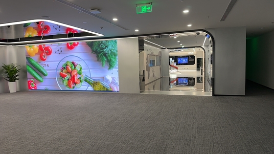 실내 P4 LED 플렉서블 필름 그룹 풀 컬러 슬림 62500 포인트 / 평방 미터
