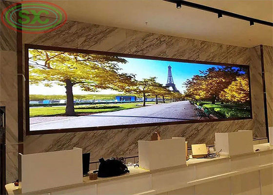 실내 풀 컬러 LED 디스플레이, 3 in 1 SMD 2121 LED 및 4mm 픽셀 피치로 고해상도 및 색상 정확도 제공