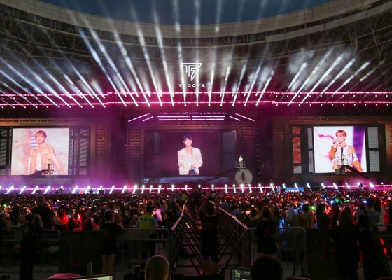 HD LED 빌보드 P4 DC5V 야외 경기장 상용 스타트업 애플리케이션
