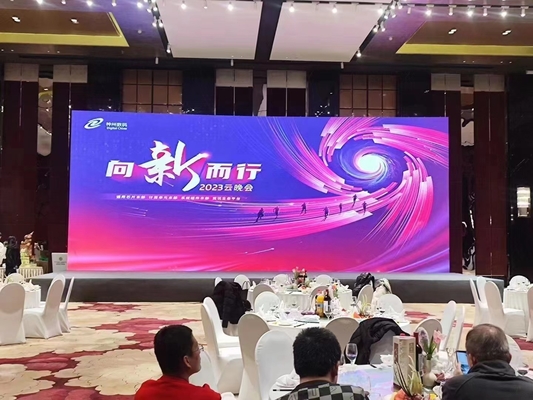 SMD2121 실내 커브드 스크린 풀 컬러 스틸 960 X 960mm 박스 RGB LED 렌터 스크린