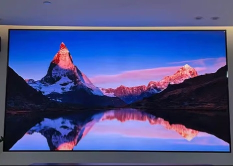 풀 컬러 LED 빌보드 P8 외관 화면 IP65 슈퍼 맑은 철 캐비닛 재료