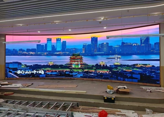 고정/임대 디스플레이 HD 스캐닝 52*52 P4.81 실내 풀 컬러 모자이크 없는 LED 디스플레이