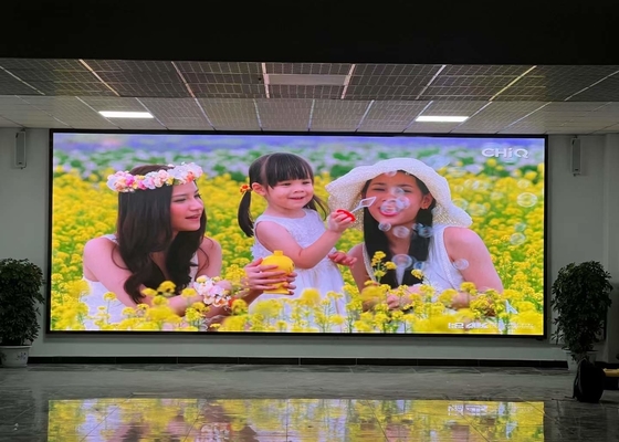 ?? 진 실내 풀 컬러 LED 디스플레이 62500 점/m2 밀도 및 내셔널 스타 SMD 1515 LED 패키지?? 진 기원