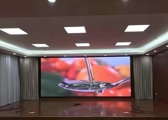 SMD3535 다이?? 스 박스 / 임대 LED 디스플레이 P3.91 야외 고 밝기 방수 500 * 1000mm 큰 화면