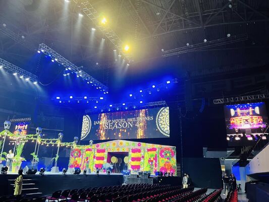 높은 밝기와 설치가 쉬운 스테이지 LED 스크린 콘서트 이벤트 및 임대 애플리케이션에 적합합니다.