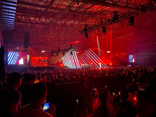 실내 전체 컬러 LED 디스플레이는 볼거리 3.9 미터부터 다양한 실내 장소와 이벤트에 적합합니다.