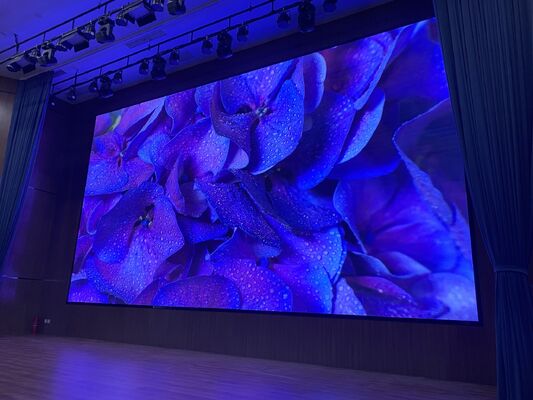 광고 및 이벤트 무대 배경 디지털 사이니지를 위한 실내 풀 컬러 LED 디스플레이 P3.9 플렉시블 RGB 스크린 패널