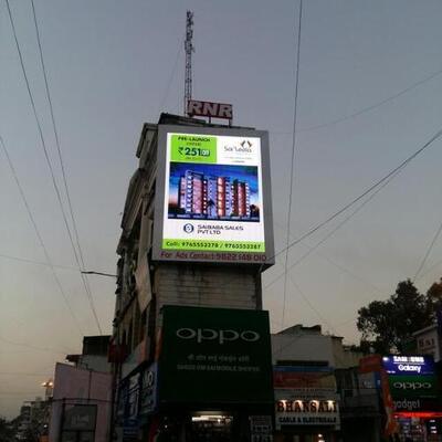 야외 P10 풀컬러 LED 디스플레이, 넓은 시야각 및 소비 LED 칩으로 효과적인 옥외 광고
