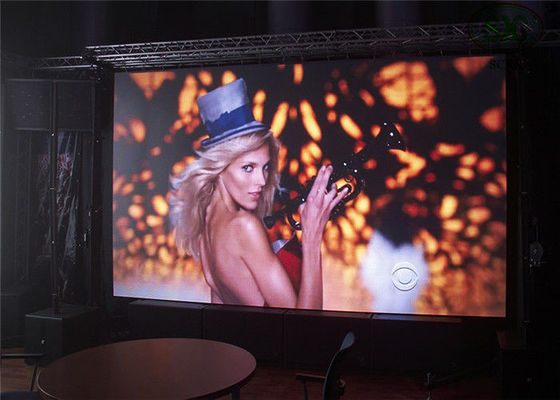 COB 조절 가능한 밝기 RGB 3in1 LED 스크린, 생생한 광고 디스플레이용 LED 스크린 옥외 광고