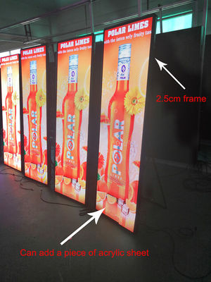 고휘도 P3 포스터 LED 광고 보드, 3840 재생률 SMD 2121 LED 미러 포스터