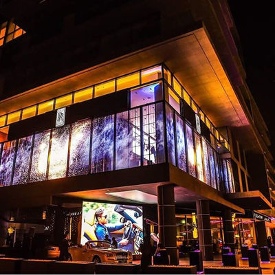 P3.91-7.82 투명한 LED 유리 벽 디스플레이 5000cd/sqm 160° 관점