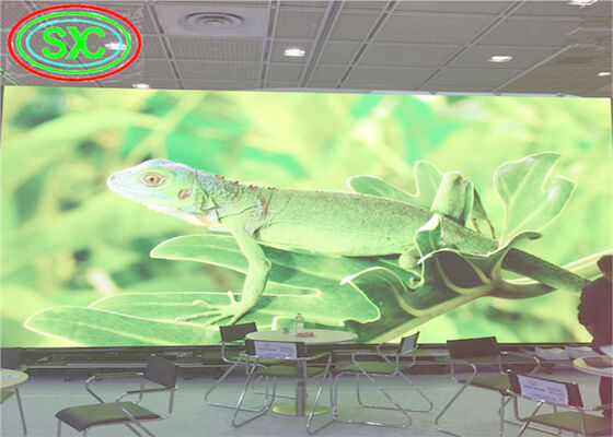 고해상도 SMD2121 RGB LED 디스플레이 내구성 64*32 점 매트릭스 해상도