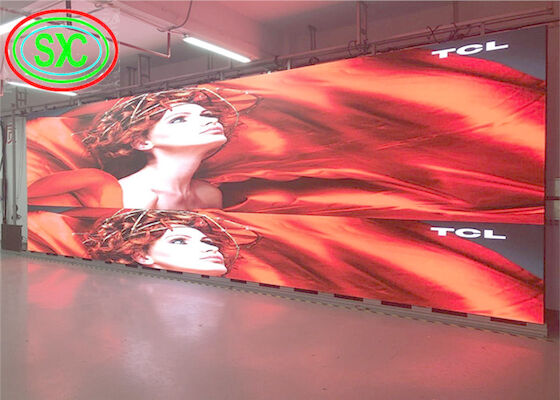 의류점 P2.5 포스터 거울 실내 전색 LED 192mm X 192mm 전색 LED 디스플레이