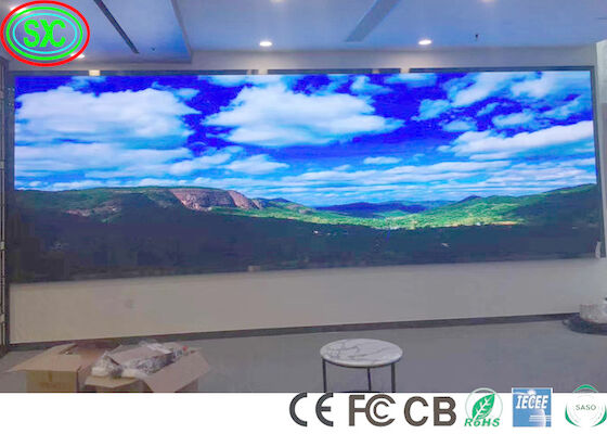 FCC 400W/sqm 고정 실내 LED 디스플레이 피치 2.5mm 실내 풀 컬러 LED 디스플레이