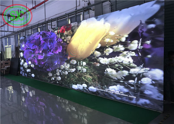 광고 회사 및 디지털 빌보드 애플리케이션에 적합한 고밀도 픽셀 실내 풀 컬러 LED 디스플레이