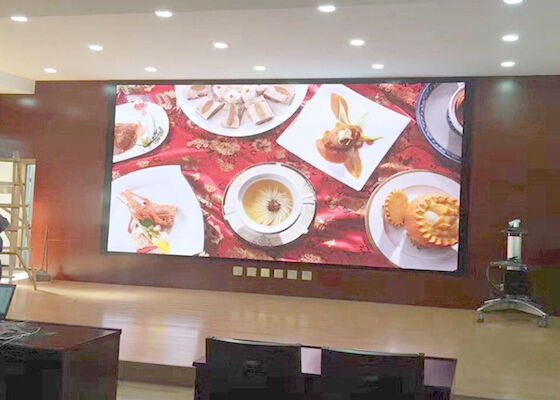 장착용으로 장착된 자석형 P3 LED 비디오 벽화 화면 1R1G1B