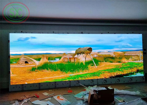 풀 컬러 경쟁력있는 가격은 회의 또는 행사를 위해 인스탈라티오에게 P6 실내 주도하는 화면을 마련해 주었습니다