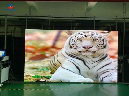 커브 설치 500x500mm 및 500x1000mm 실내 풀 컬러 LED 디스플레이의 캐비닛에 사용할 수 있습니다.