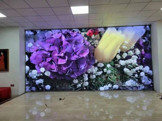 전면 유지보수 디자인 실내 풀 컬러 LED 디스플레이 P3.9 디스플레이와 간편한 유지보수