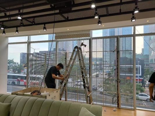 P3.91-7.82 실내 투명 LED 디스플레이 화면 SMD 렌터 글래스 디스플레이 풀 컬러 LED 화면