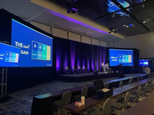 LED 비디오 TV 벽 P3.91 실내 풀 컬러 맑은 디지털 사이니지 디스플레이 P2.5 4K LED 패널