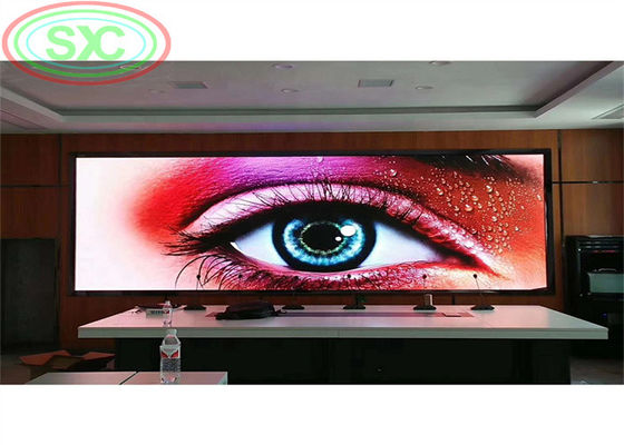 140도 이상의 넓은 시야 각과 실내 광고에 대한 긴 LED 수명을 제공하는 실내 풀 컬러 LED 디스플레이