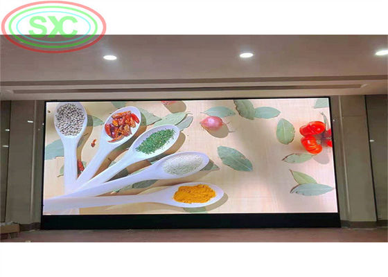 140도 이상의 넓은 시야 각과 실내 광고에 대한 긴 LED 수명을 제공하는 실내 풀 컬러 LED 디스플레이