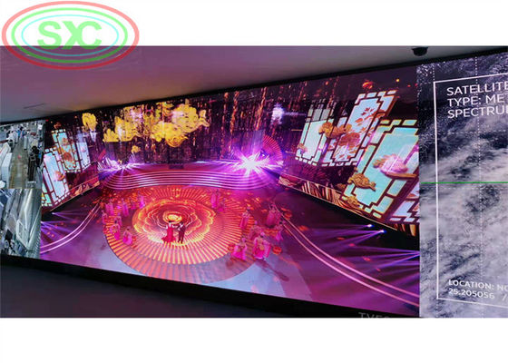 250x250mm 모듈과 500x1000mm 캐비닛을 갖춘 실내 풀 컬러 LED 디스플레이, 높은 픽셀 밀도 및 열 방출 제공