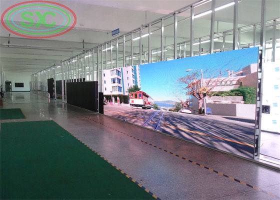 250x250mm 모듈과 500x1000mm 캐비닛을 갖춘 실내 풀 컬러 LED 디스플레이, 높은 픽셀 밀도 및 열 방출 제공