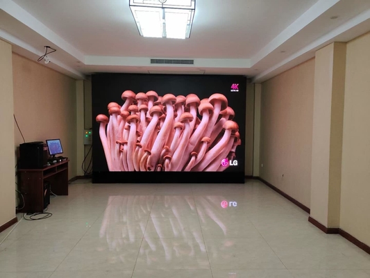 벽에 장착된 설치와 간편한 유지보수를 위한 전면 전면 서비스 실내 전색 LED 디스플레이