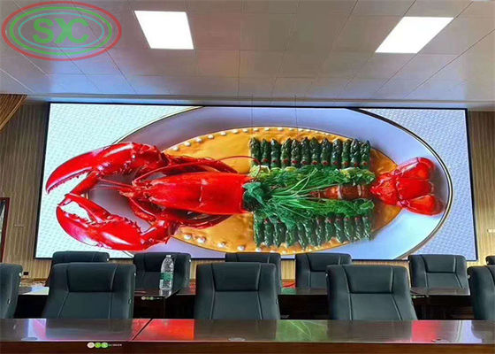 회의실용으로 3840Hz의 갱신률을 가진 P5 LED 벽 내부 고정 설치