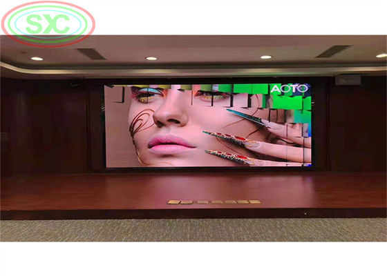 작은 픽셀 피치 P3 가벼운 간편한 설치 및 광고 및 이벤트에 대한 높은 밝기로 실내 풀 컬러 LED 디스플레이